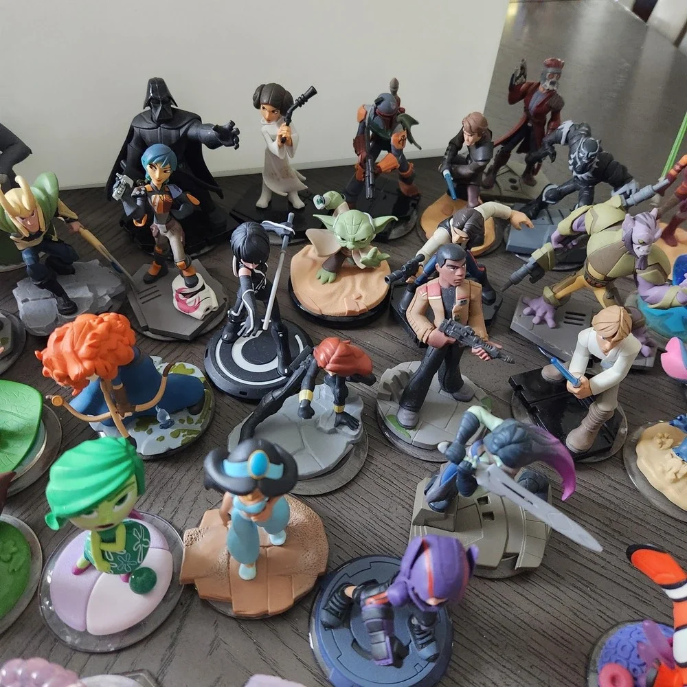 Disney Infinity 3.0 PS4 Mega Lot Game Base 30+ Figures Star Wars Marvel Disney